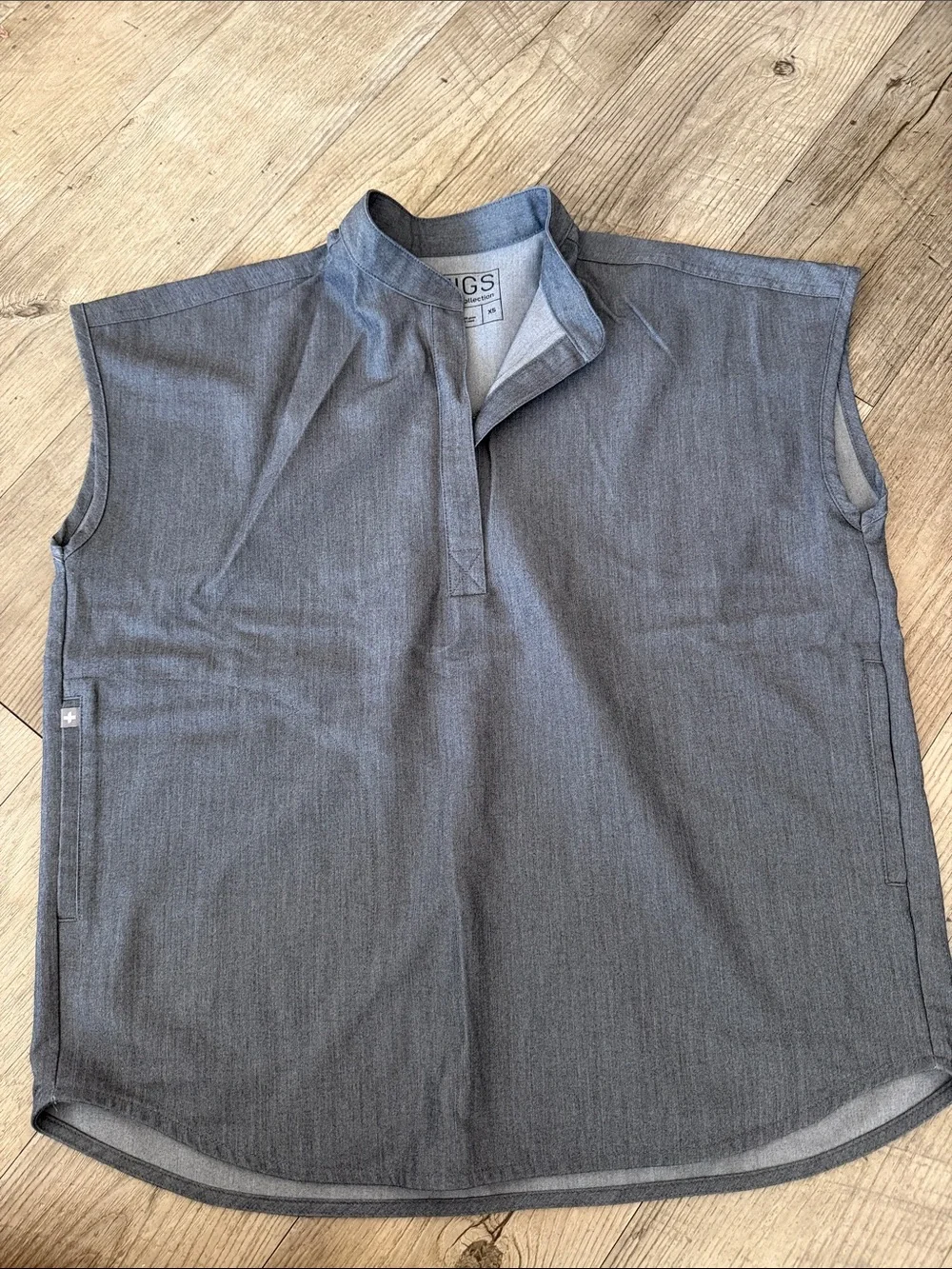 Women men unisex FIGS scrub XS Gray Sleeveless Work Shirt